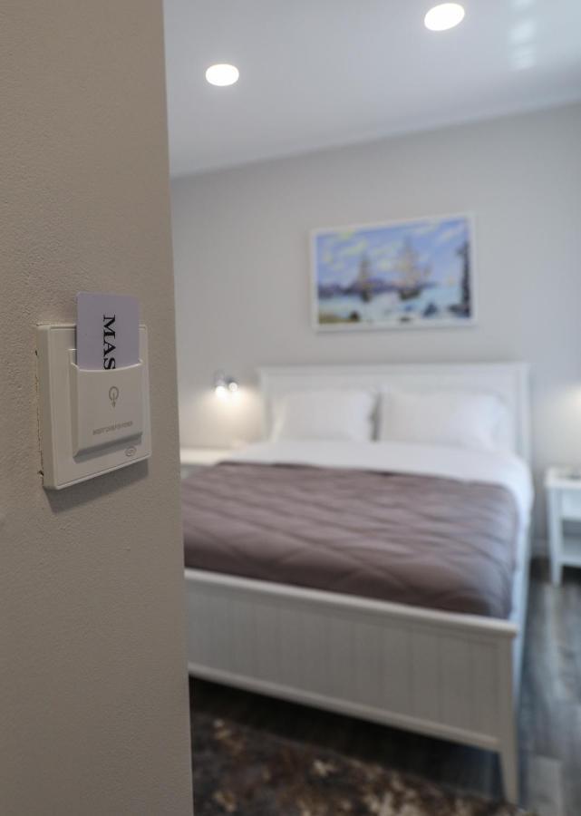 Hotel Peroni Корча Екстериор снимка