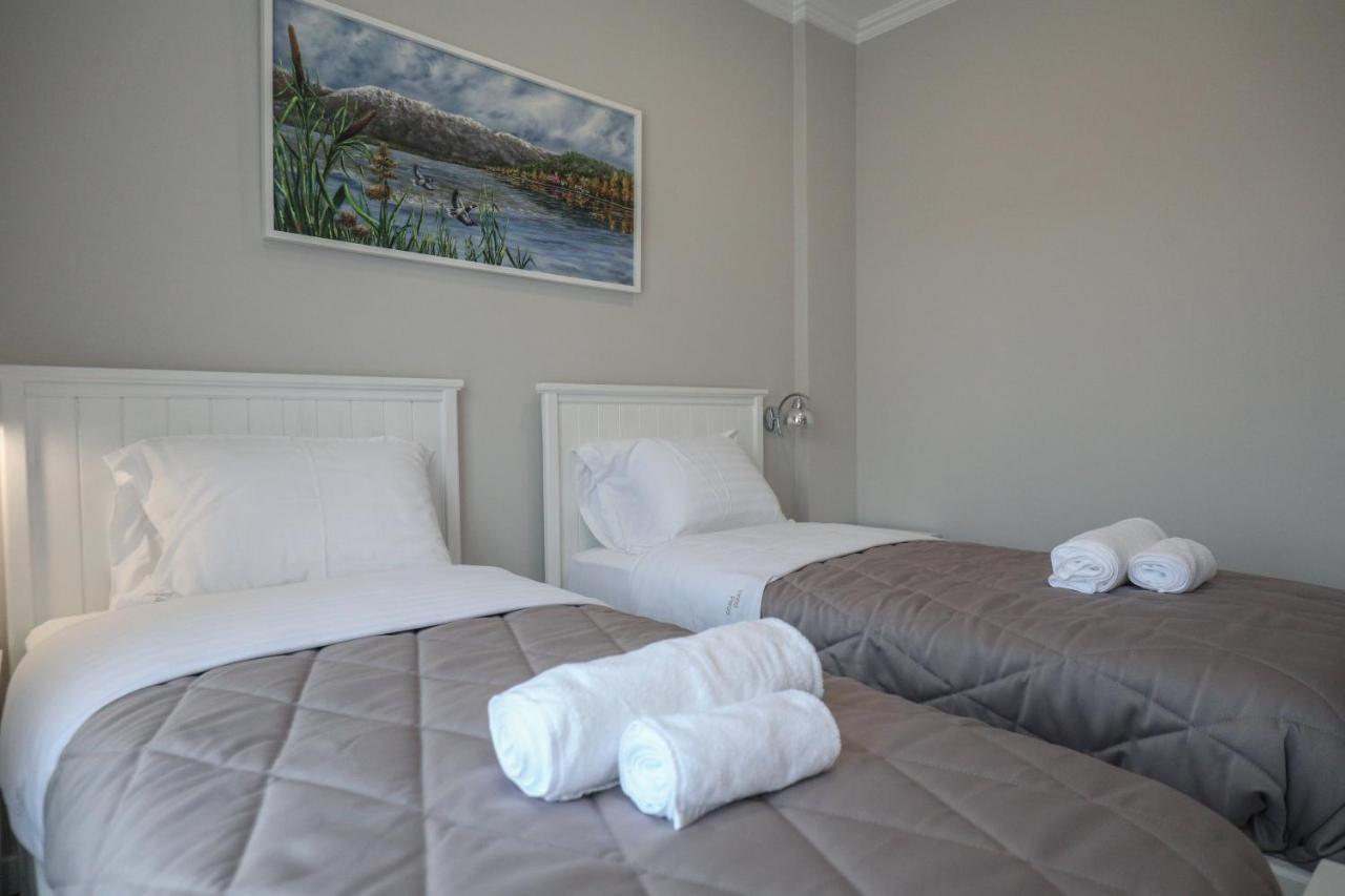 Hotel Peroni Корча Екстериор снимка