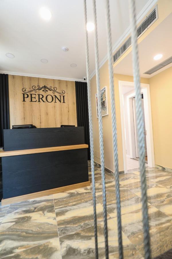 Hotel Peroni Корча Екстериор снимка
